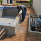 Obra de piscina residencial com preparação de vinil tubulações hidráulicas e casa de máquinas em Goiânia